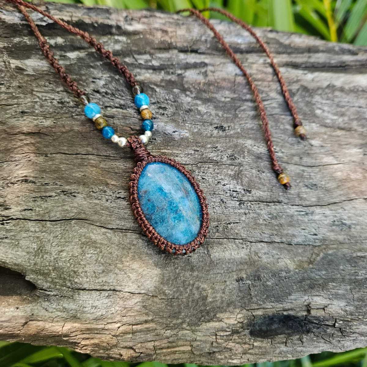Apatite Oval Pendant Necklace - Mocha - Soulful Stones