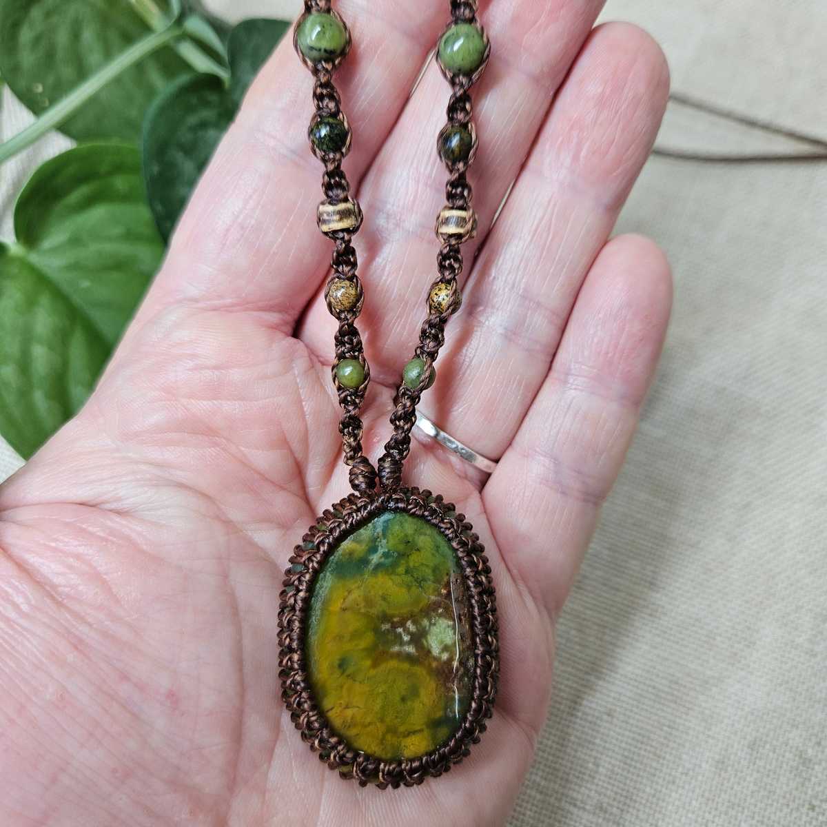 Chrysoprase Macrame Necklace - Mocha