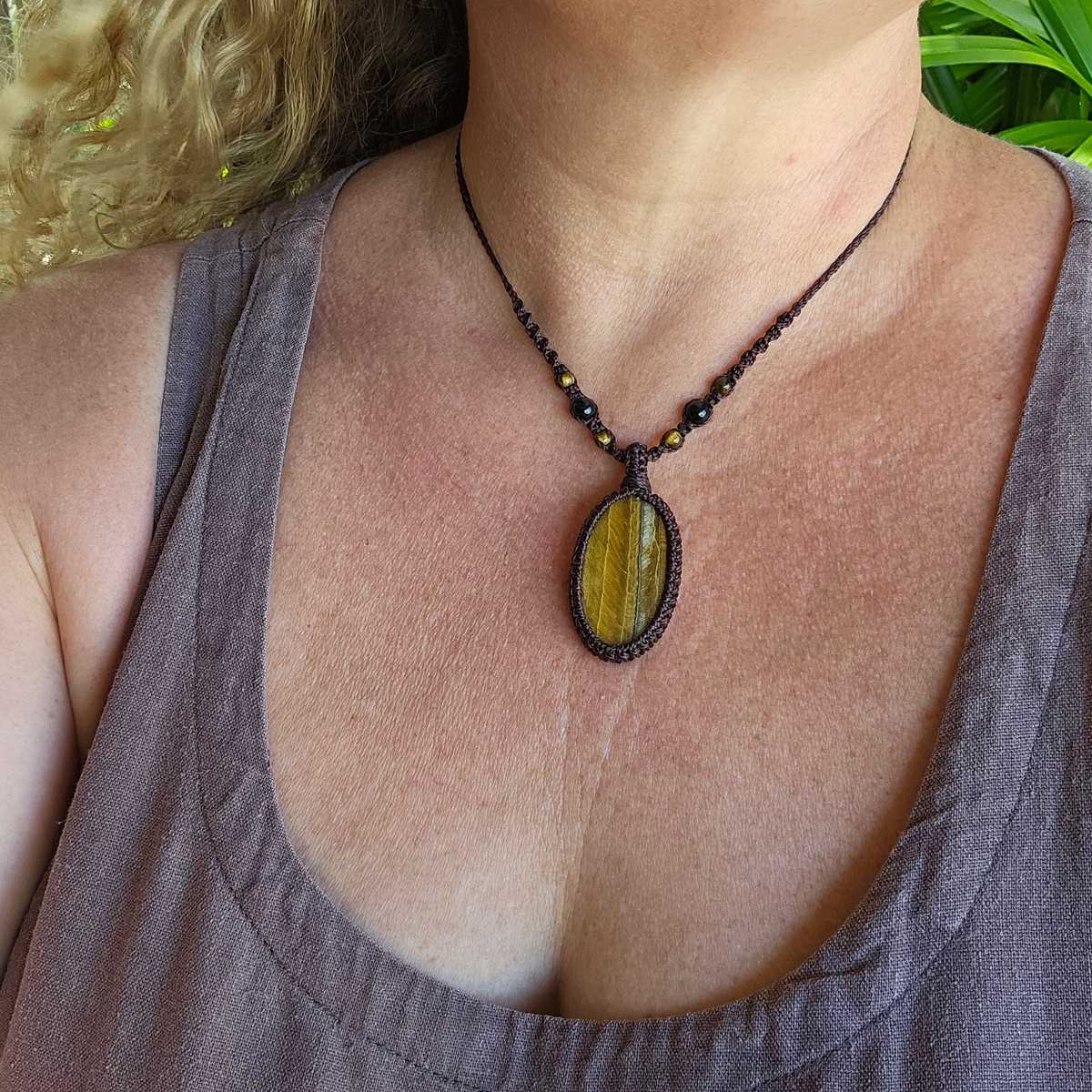 Tiger Eye Pendant Necklace - Chocolate