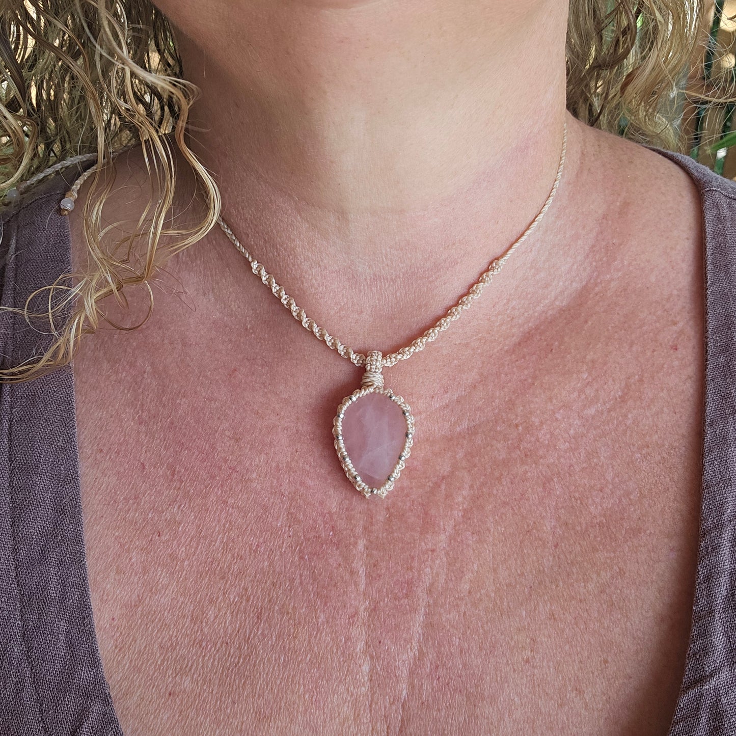 Ivy Teardrop Pendant Necklace - Rose Quartz