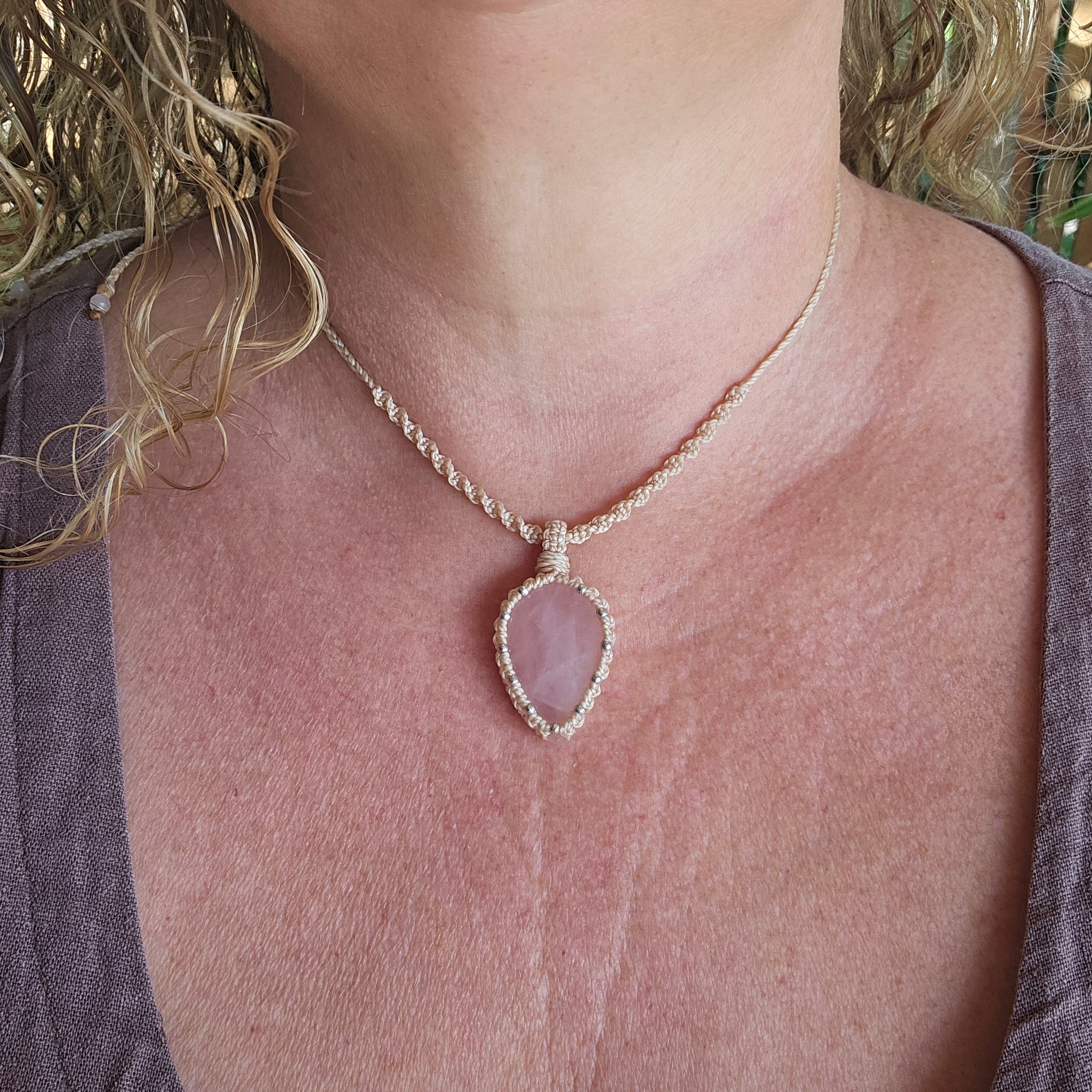 Ivy Teardrop Pendant Necklace - Rose Quartz