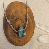 Shoreline macrame necklace - Fluorite