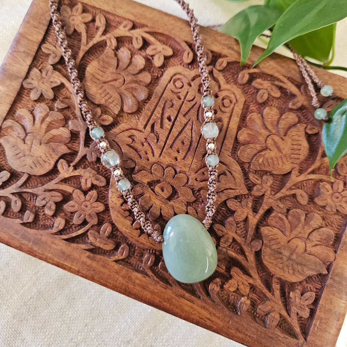 Shoreline macrame necklace - Green Aventurine