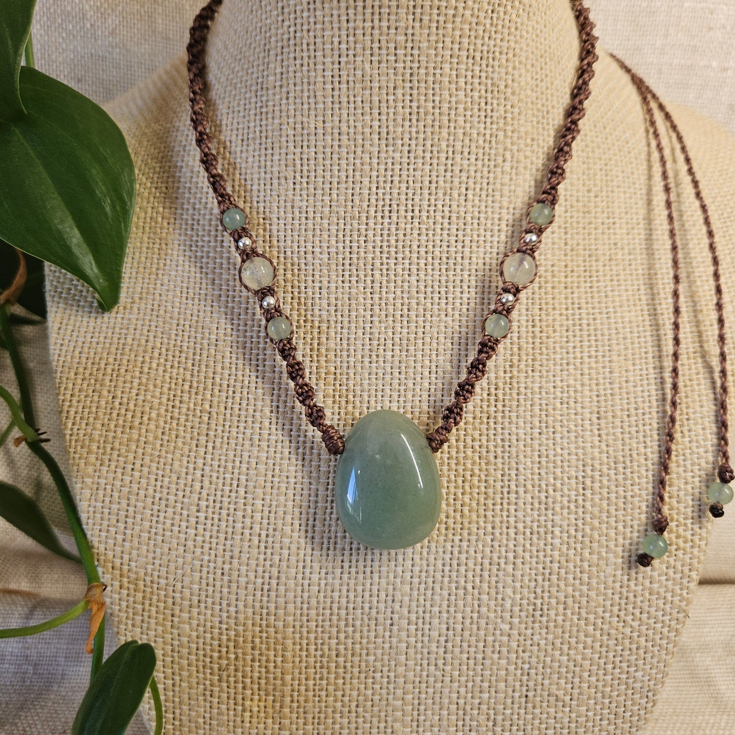 Shoreline macrame necklace - Green Aventurine