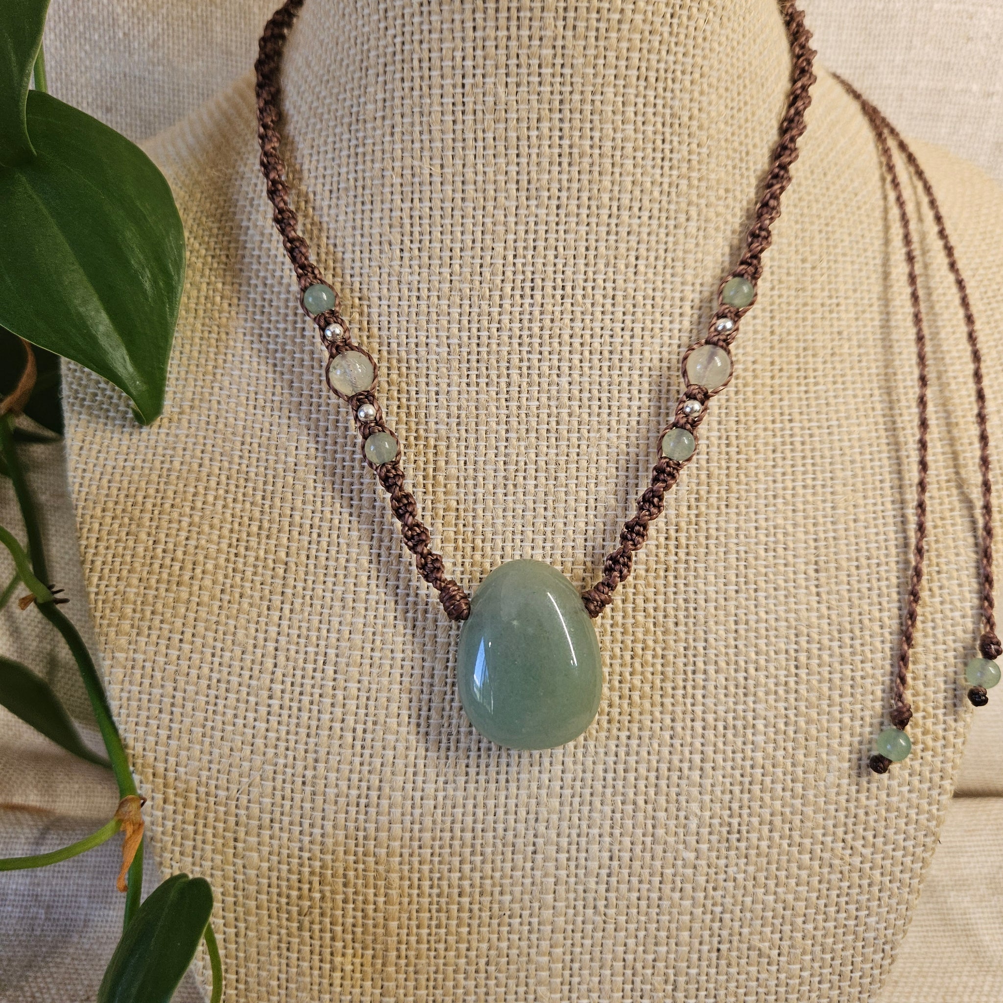Shoreline macrame necklace - Green Aventurine