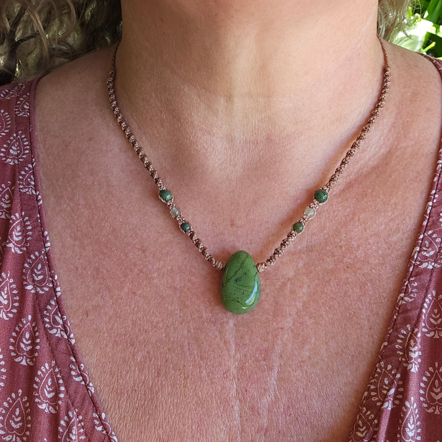 Shoreline macrame necklace - Nephrite Jade