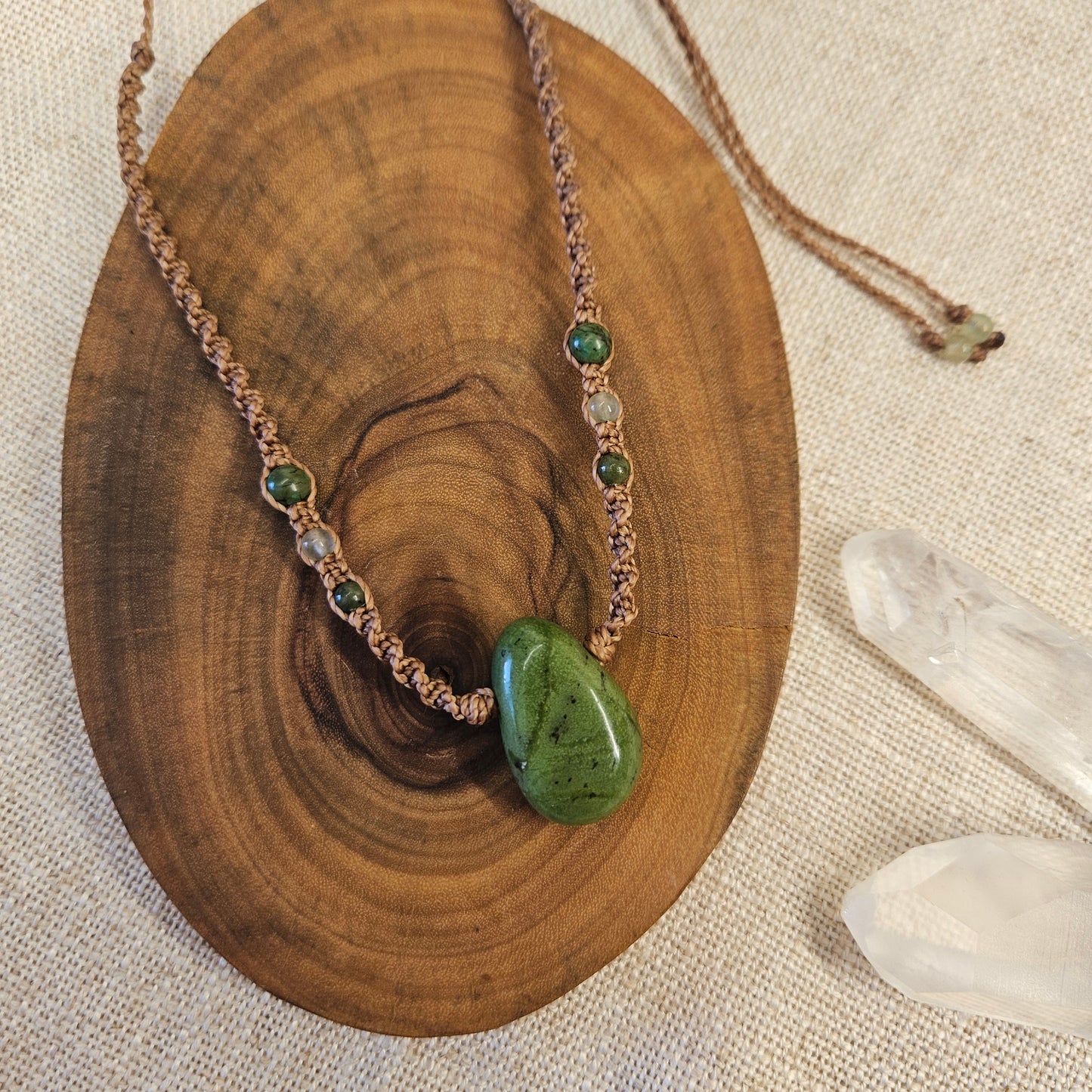 Shoreline macrame necklace - Nephrite Jade