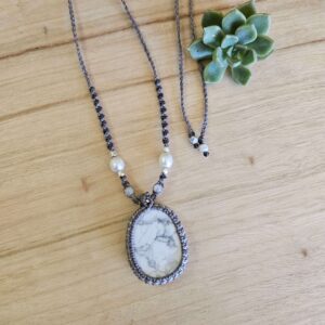 Howlite & Pearl Macrame Necklace - Grey